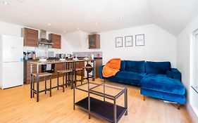 2 Bedroom Loft And Spacious Apt- One Choice Stays- Jq