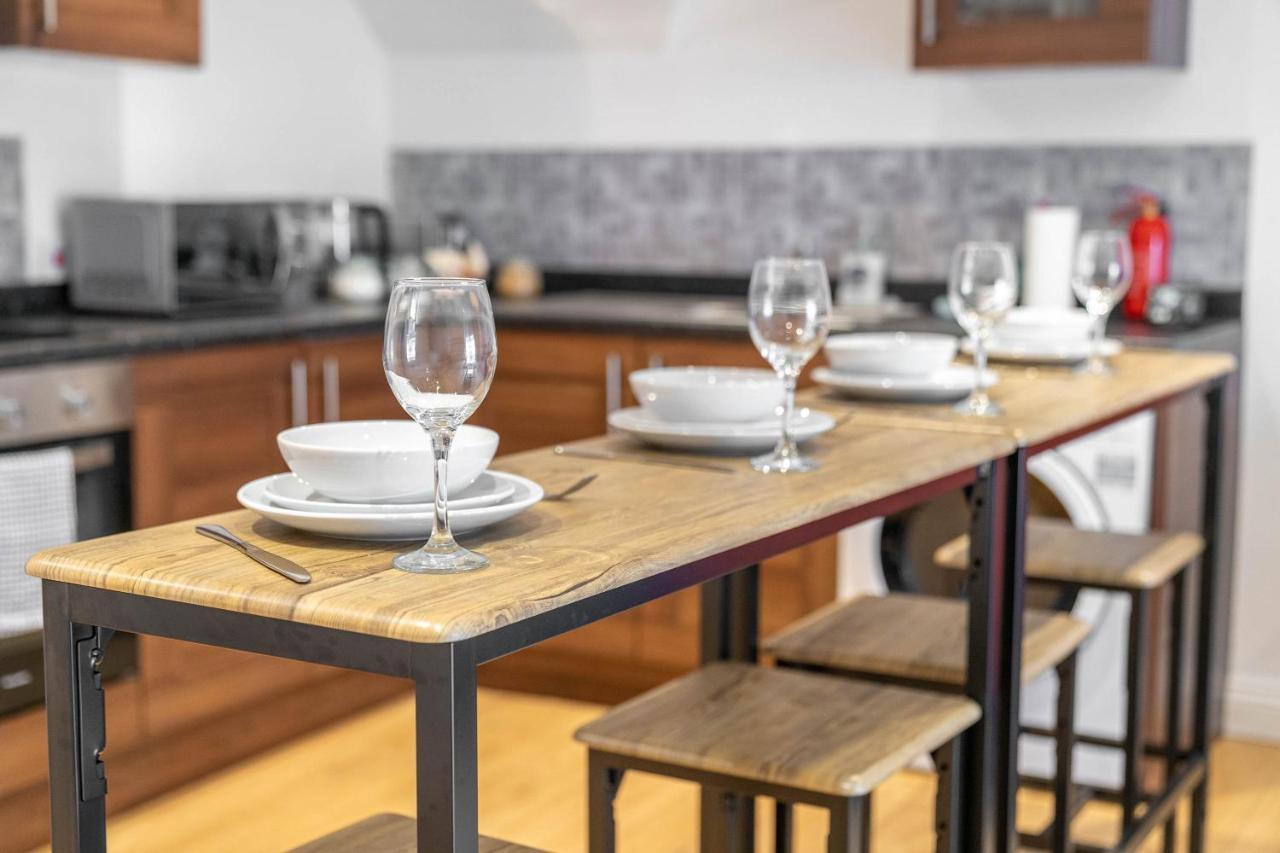 2 Bedroom Loft And Spacious Apt- One Choice Stays- Jq Birmingham Exterior photo